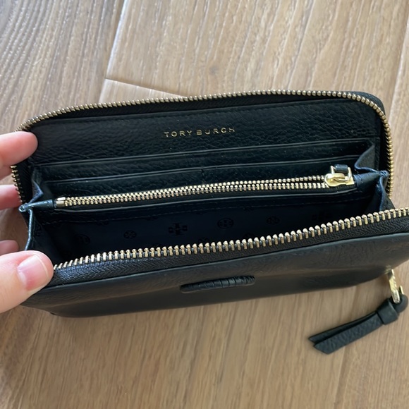 Tory Burch Wallet - Picture 2 of 4